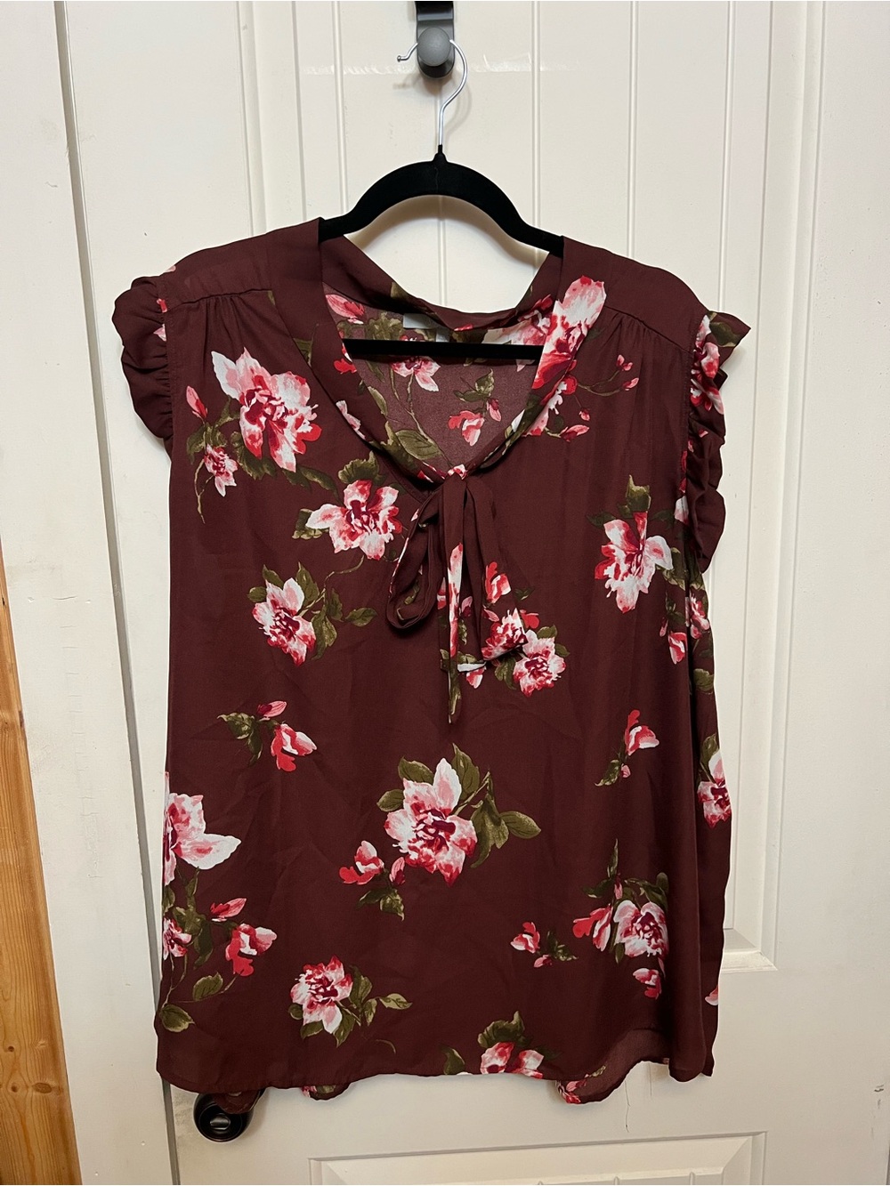 Women’s Floral Tie-Neck Cap Sleeve Top - Burgundy